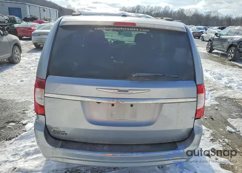 2016 Chrysler Town & Country Touring из США, поврежденный, VIN 2C4RC1BG7GR296746